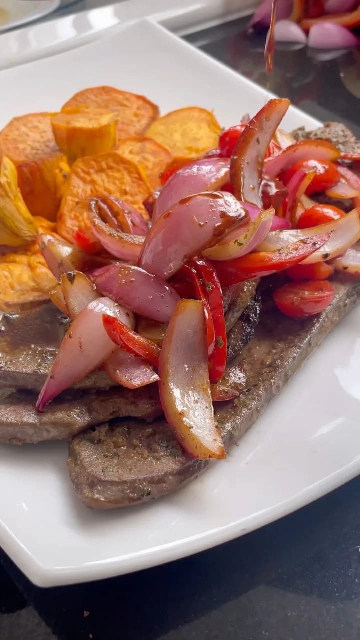 Picture for Hígado de Res Marinado con Camotes y Encebollado [Marinated Beef Liver with Sweet Potatoes and Onion Sauce]